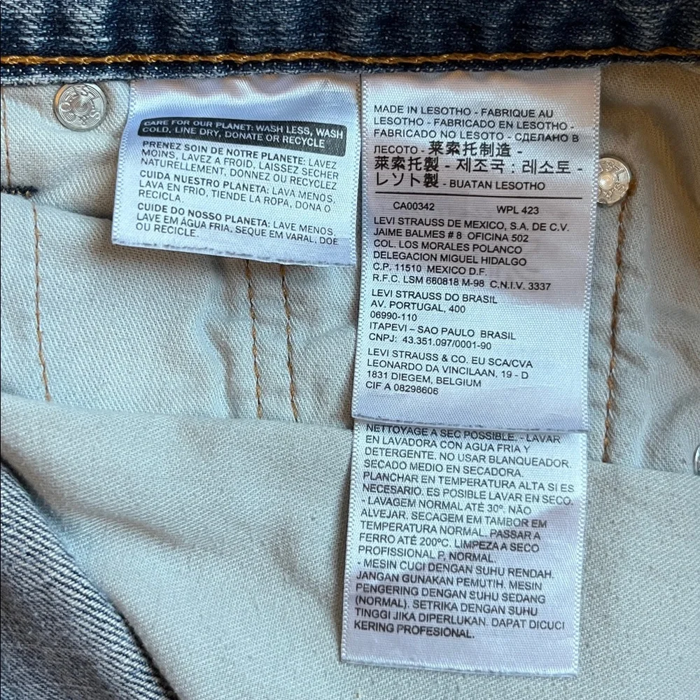 Levi’s 505 jeans straight leg light wash broken in 30 x 32 classic denim